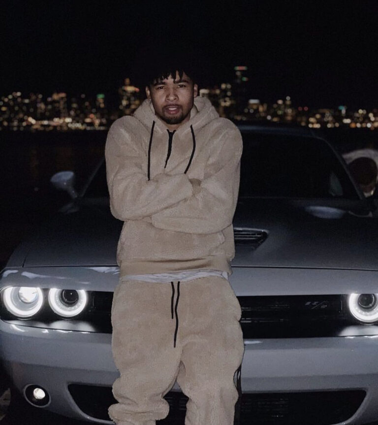 Charismatic Artist Fortune Noco Puts On For Oakland