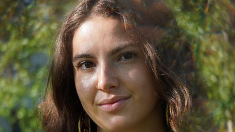 Becca Hannah Continues Making Headlines With The Release Of “Giddy” 