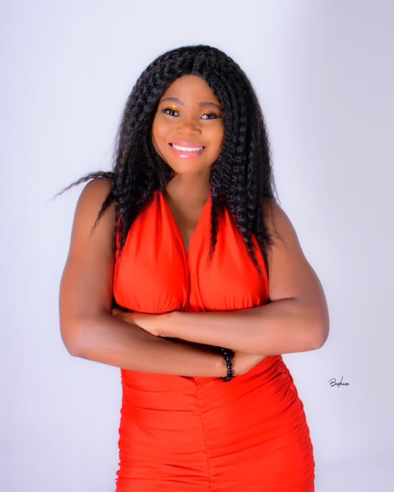 Meet Actress and Performing Artist Leez