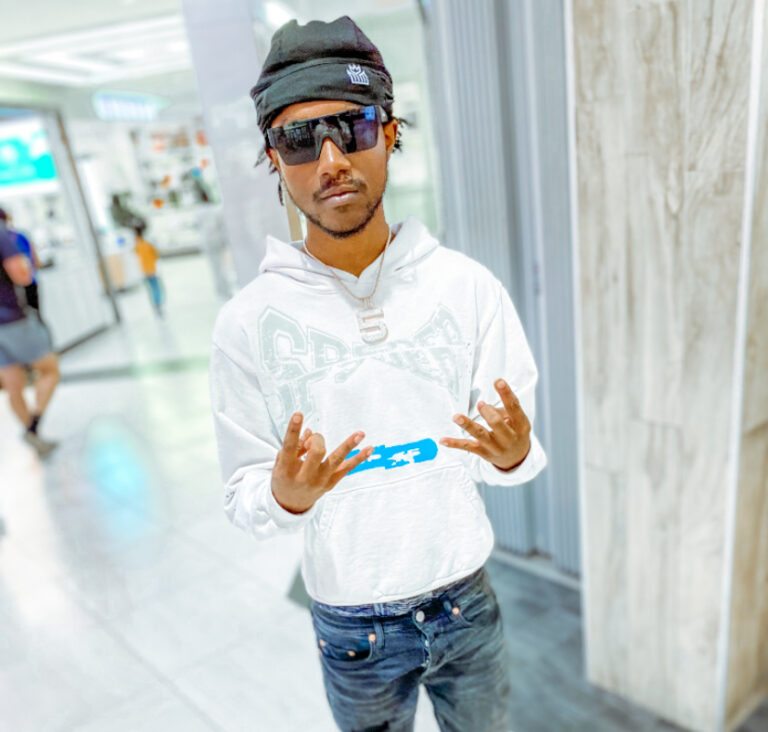 Ntas Mari. From the Streets to the Studio