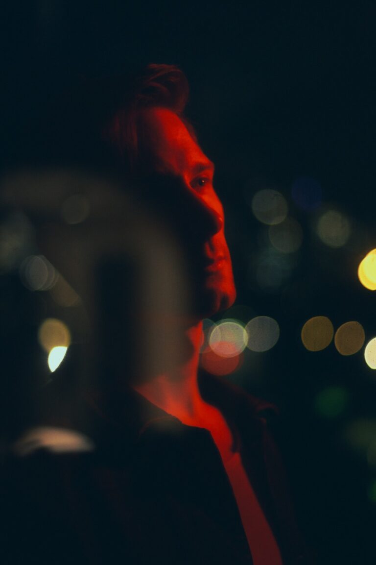 GAELN’s New Single “Lighthouse” Is a Groovy Journey Through the Highs and Lows of Relationships, Shedding Light on Love and Depression!