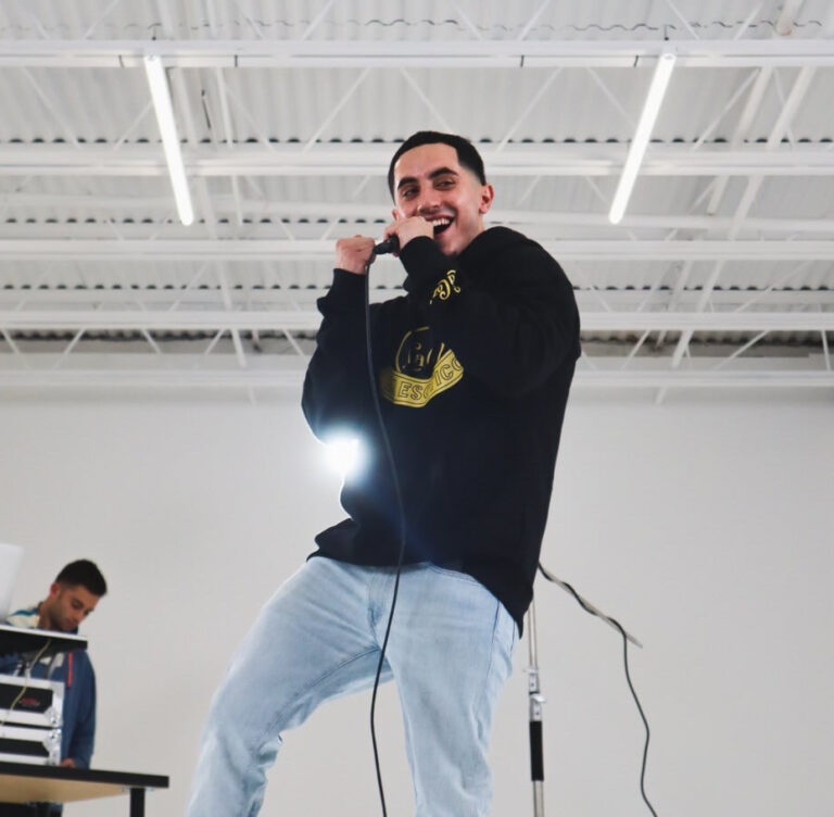 SixZtar Live Performance