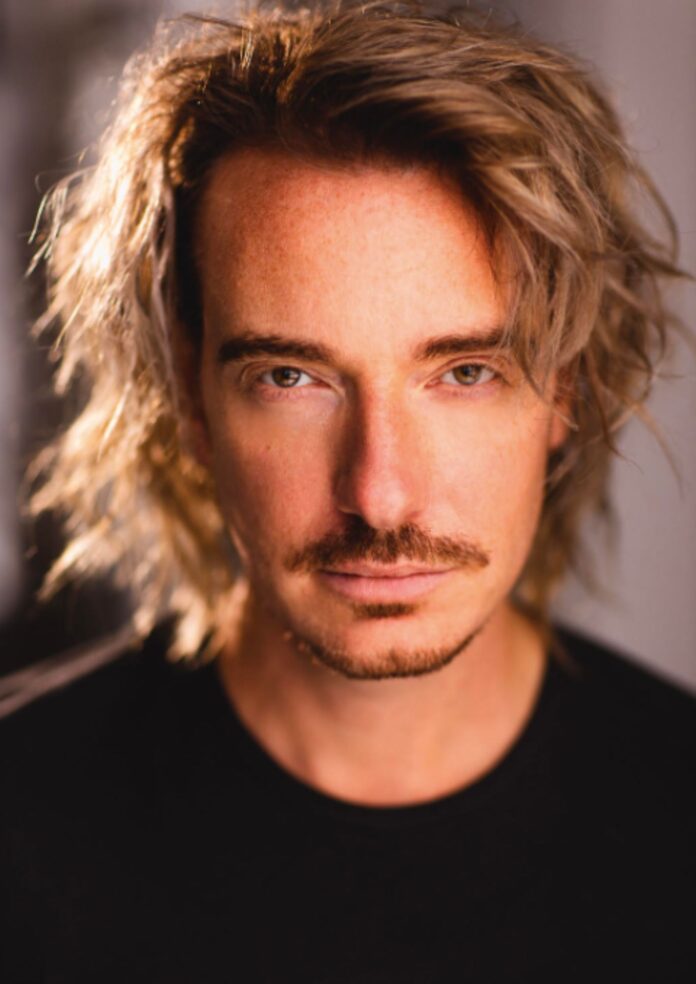 Sage Glod Brush Stroke Watercolor A4 Blank Page Border - 1