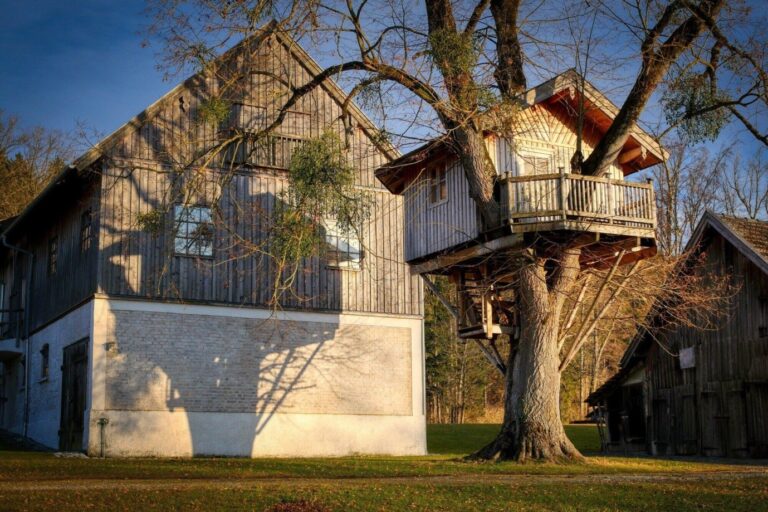5 Breathtaking Treehouse Rentals for your Next Nature Retreat